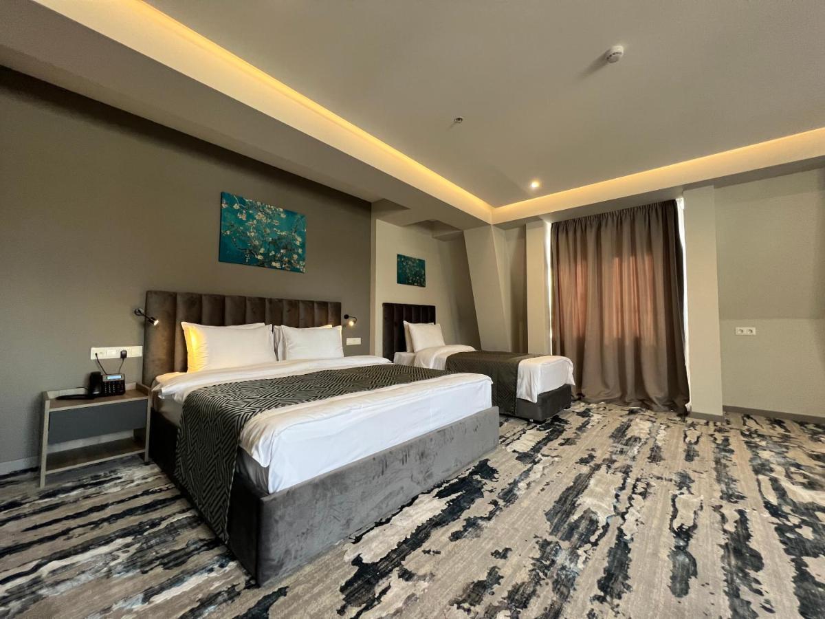 Hotel Address 9D Тбілісі Екстер'єр фото